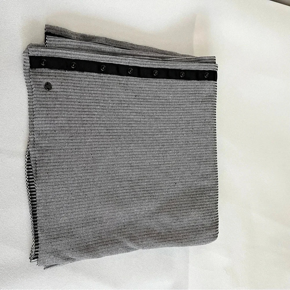 Lululemon Vinyasa Scarf Rulu Mini Check Pique White Heathered Black Reversible - Picture 9 of 11